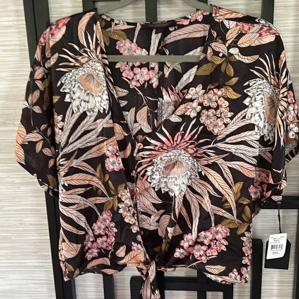 NWT midnight Bakery satin floral Thai front top low V-neck size small